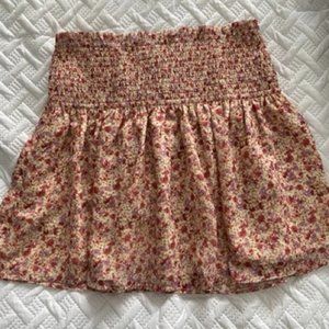 Summer Skirt, floral pattern never worn tags attached